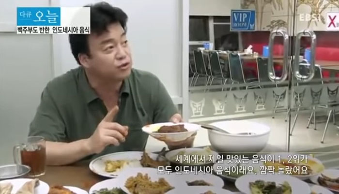 Chef Korea Ternama Ini Masak Semur Iga, Sebut Rendang